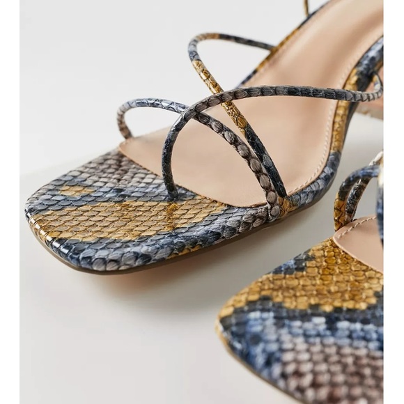 NWT UO Sienna Strappy Sandal - Picture 3 of 4